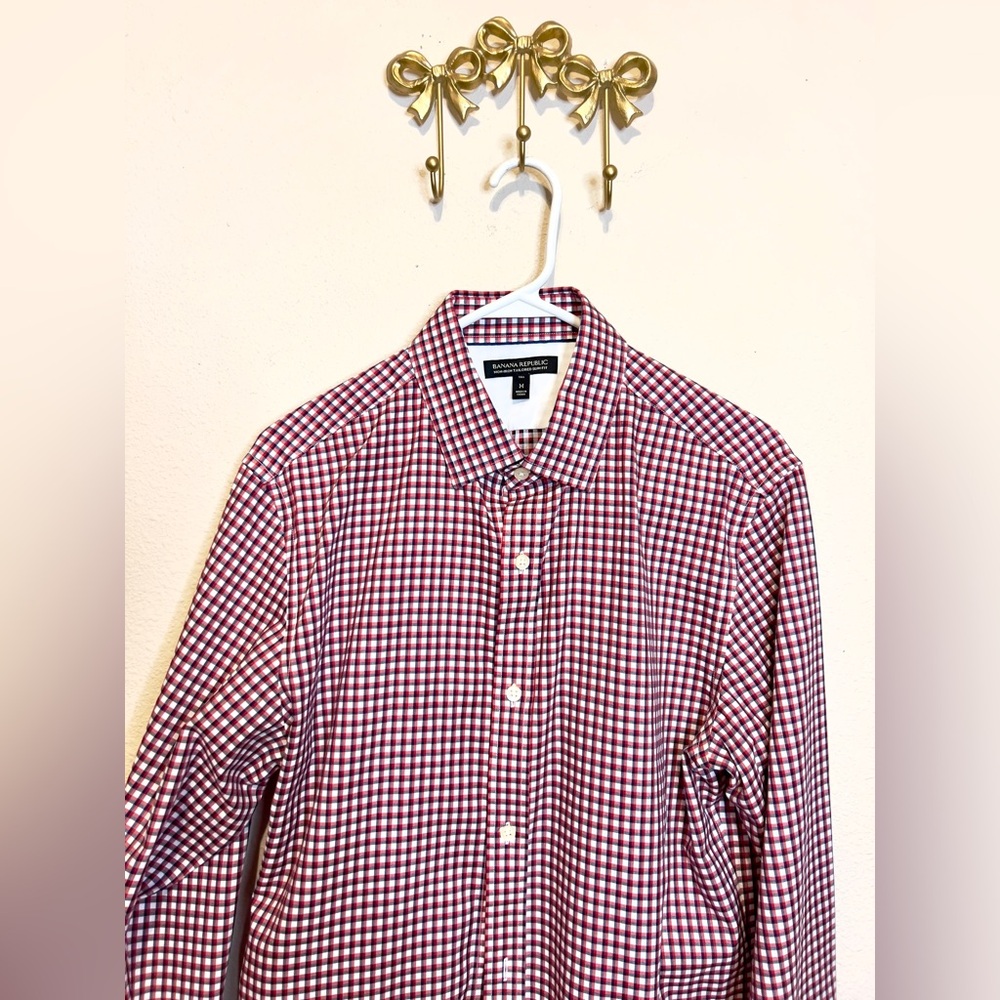 Banana Republic Red, White, & Blue Shirt. Collared button down w/long sleeve.